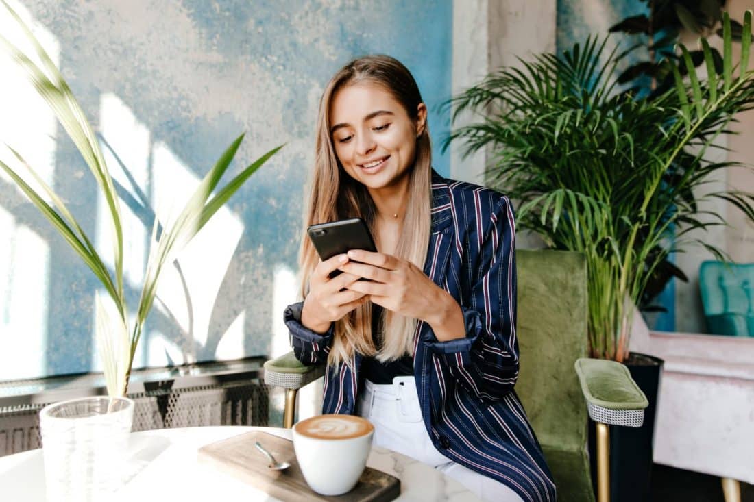 How To ‘Read’ an Aries Man's Text Messages: 5 Examples Decoded - Aries